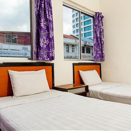 Ban Hin Hotel Sibu Bagian luar foto